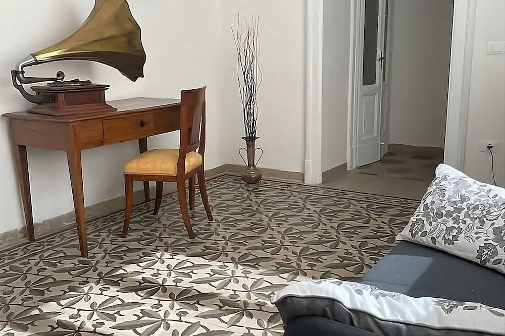 Apartamento entero, Terrace overlooking the sea and 5 minutes from the \"Costa dei Trabocchi\" bike path in Ortona, Ortona (Municipio)