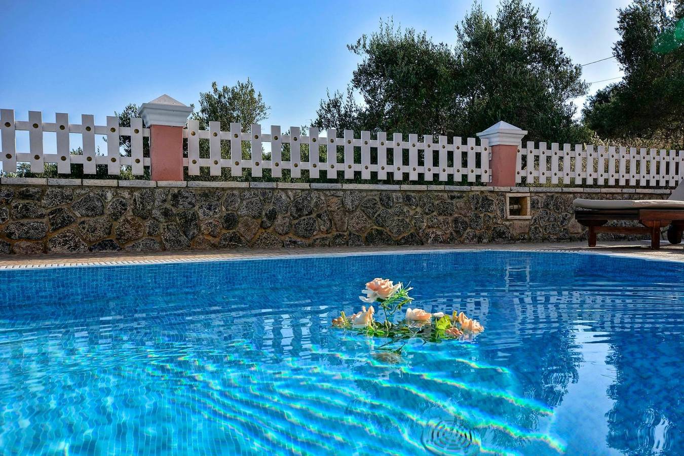 Villa für 8 Personen mit Meerblick in Agios Georgios, Korfu