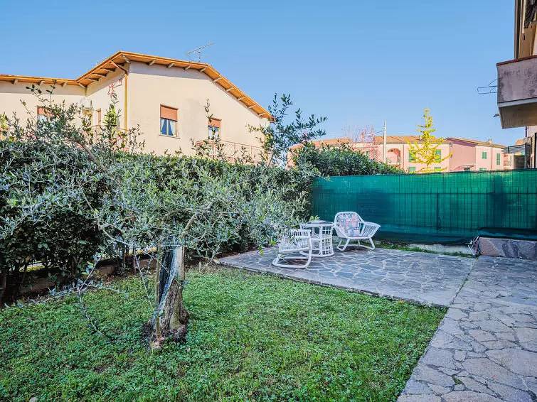Apartamento entero, 3 estancias 4 Personas in Ameglia, Municipio de Ameglia