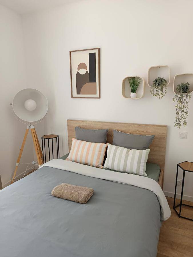 Appartement entier, Appartement climatisé rez-de-chaussée in Joncy, Région de Charolles