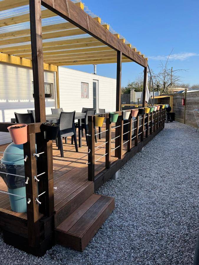 Camping pour 6 personnes, avec terrasse et jardin