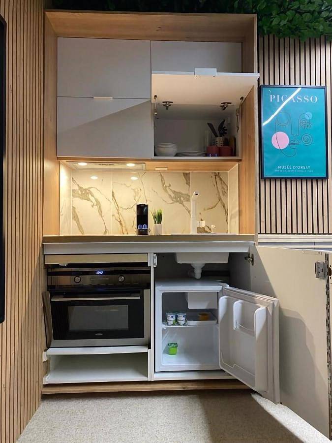 Villa Oasis - Love Room avec Spa Privatif, Massages & Autres Appartements Standards à thèmes sans spa in Lamalou-les-Bains, Région de Béziers