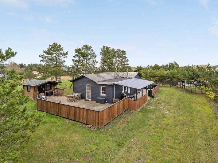 Ferieudlejning for 6 personer, med Terrasse i Lyngså