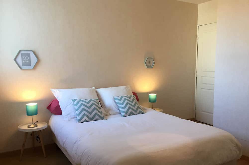 Entire apartment, Apartment T4 any comfort with terraces and parking 5 minutes walk from the station in Saint-Pierre-des-Corps, Tours region