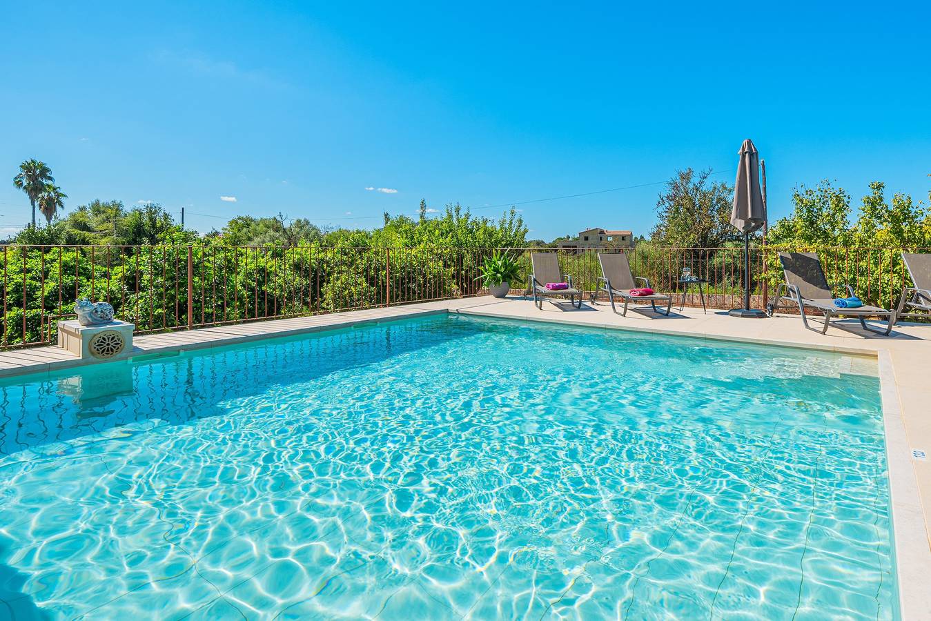Finca "Son Serra" in ländlicher Gegend mit Klimaanlage, Terrasse und Garten in Búger, Mallorca Inselmitte