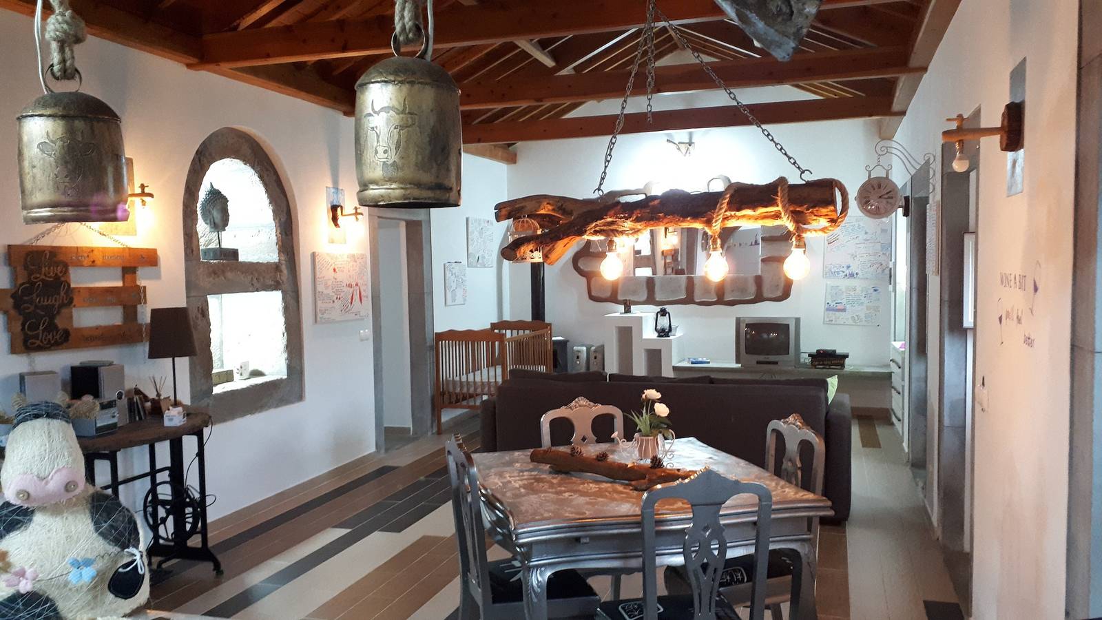 Ferienhaus 'Lovely House in Biscoitos' mit Bergblick, privater Terrasse und Wlan in Altares, Terceira (Azoren)