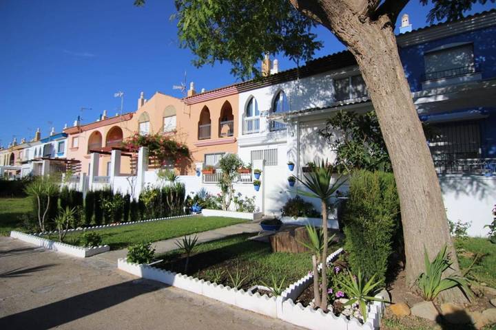 Location de vacances pour 12 personnes, avec vue et jardin à Zahara de los Atunes - 2