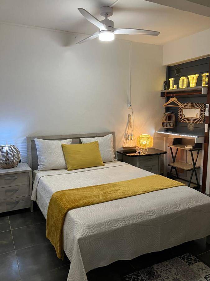 Appartement de vacances pour 2 personnes, avec terrasse ainsi que jacuzzi et jardin