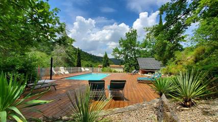 Gîte pour 4 personnes, avec vue et terrasse, animaux acceptés à Roquetaillade