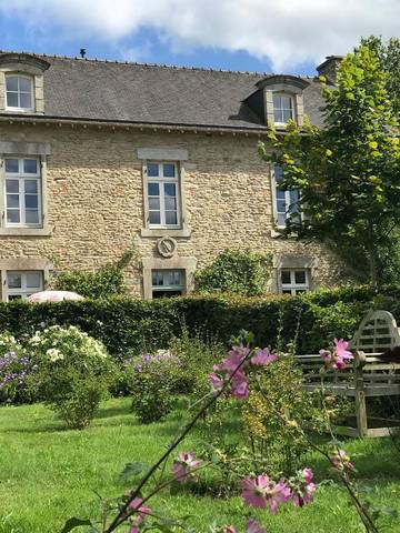 Chambre d’hôte pour 2 personnes, avec vue et jardin dans Theix-Noyalo