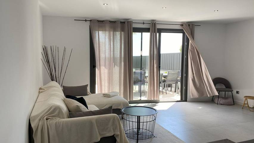 Location de vacances pour 9 personnes, avec piscine et jardin à Vilanova i la Geltrú - 2