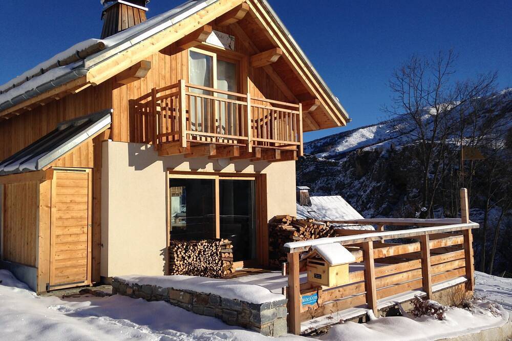 Superb high-end chalet in Valloire - 4 stars & 10/12 pers - 98m2 - 4 bedrooms in Valloire, Saint-Jean-de-Maurienne region
