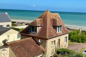 Location de vacances pour 9 personnes, avec terrasse et jardin à Vierville-sur-Mer