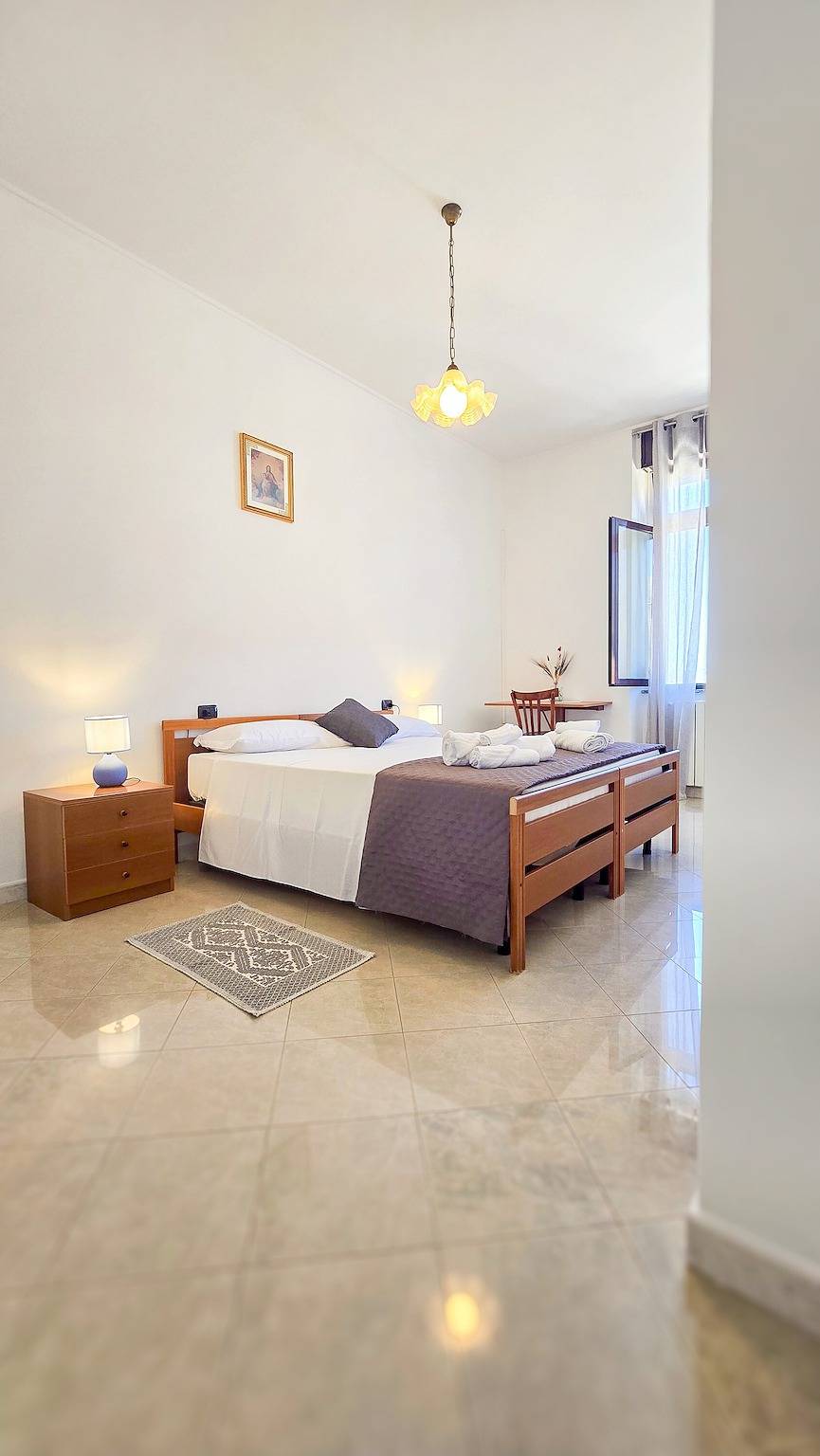 Camera matrimoniale con bagno privato e vista mare in Gonnesa, Iglesiente