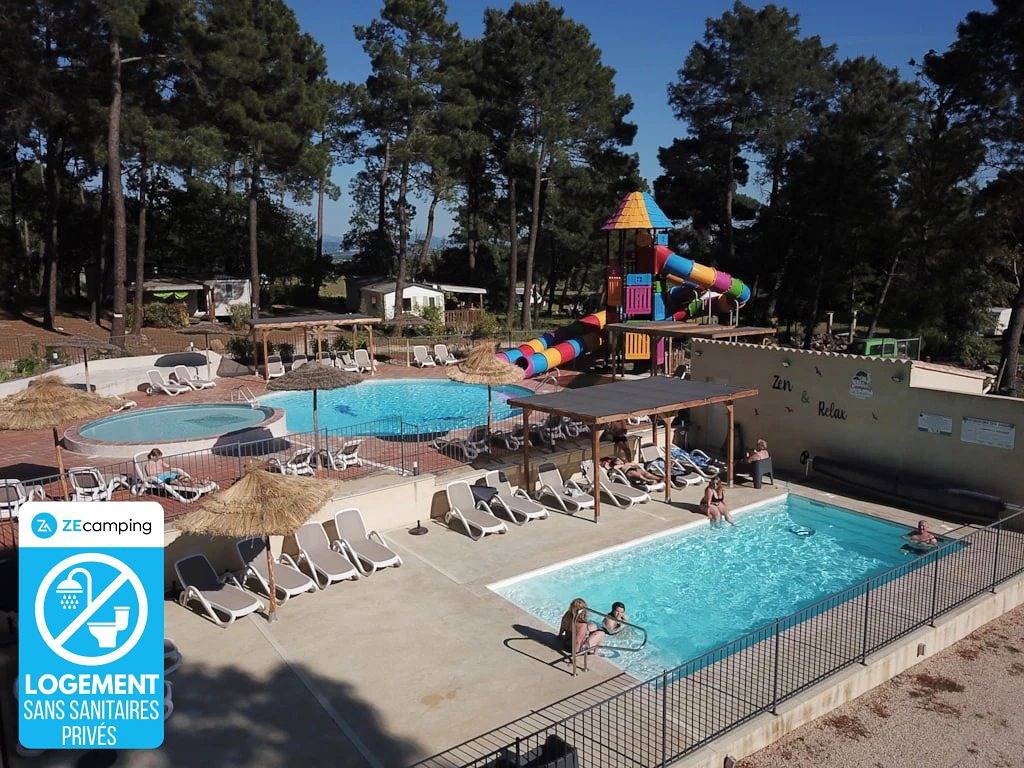 Zecamping 3 étoiles piscine chauffée toboggans pet friendly tente 26m2 in Bollène, Vaucluse