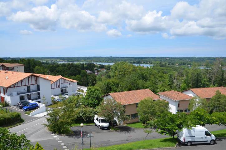 Location de vacances pour 10 personnes, avec Terrasse et Jardin ainsi que Piscine et Vue à Lahonce - 2