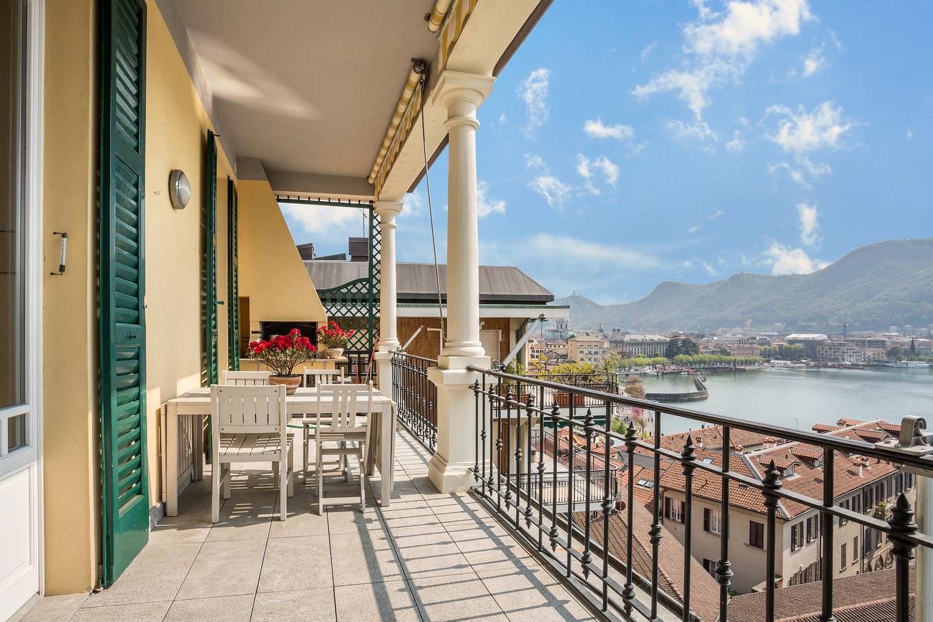 Ganze Wohnung, Ferienwohnung "Central Vista Lago" mit Blick auf den See und privater Terrasse in Como, Comer See