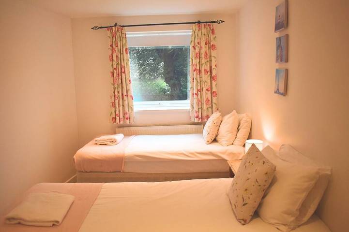 Entire apartment, Chichester City Centre Apartment, Sleeps 4, family friendly. in Chichester, West Sussex