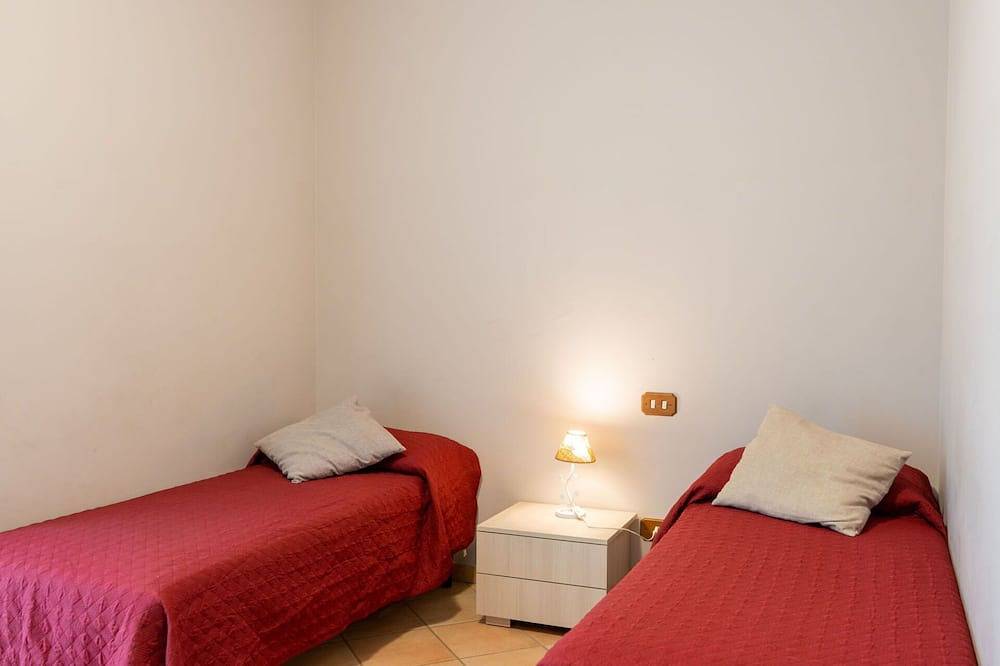 Schöne Wohnung in einem Ferienhaus für 6 Leute mit  W-Lan, Pool, Tv, Terrasse und Parkplatz in Val di Lago, Bolsenasee
