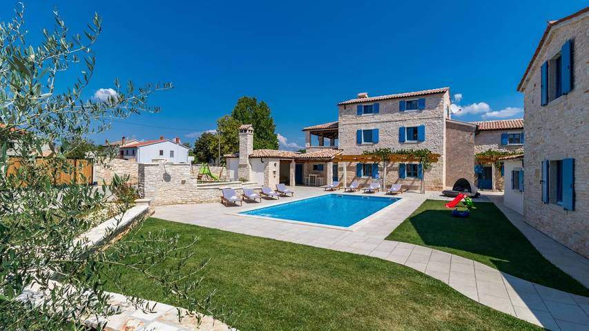 Ferienhaus für 20 Personen, mit Garten und Terrasse sowie Whirlpool