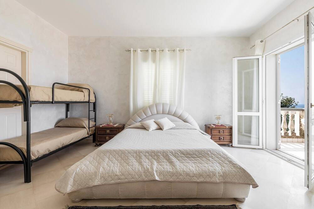 La Villa Alba by Barbarhouse in Lido Gandoli, Leporano