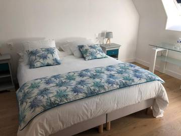 Chambre d’hôte pour 2 personnes, avec vue et terrasse ainsi que jardin et vue sur le lac à Saint-Martin-de-Varreville