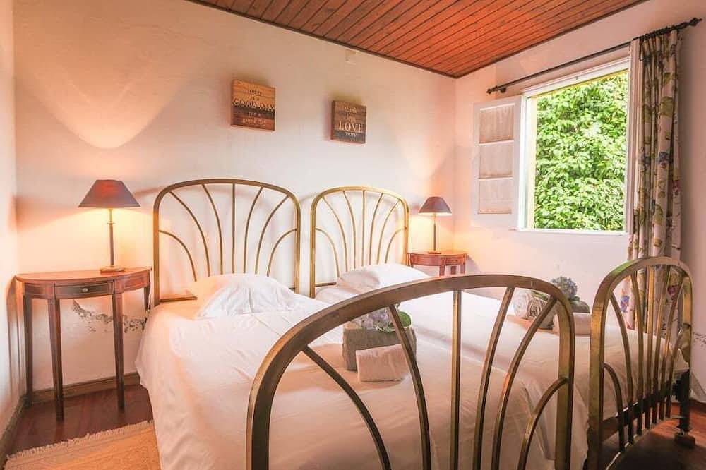 Guestready - Domus Adepta Family w/ Garden in São Miguel Island, Furnas