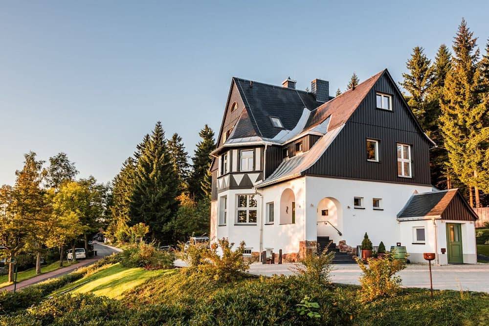 Ahornspitze Komfortable Ferienresidenz in Altenberg, Osterzgebirge