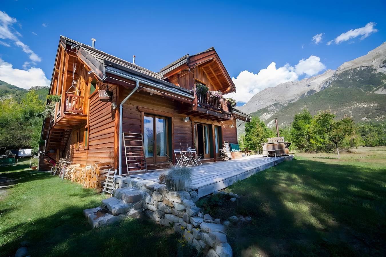 Ganze Wohnung, „Chalet de l'Onde“ – Gîte für 12 Personen in der Natur, sportliches & familienfreundliches Basislager in Vallouise, Nationalpark Écrins