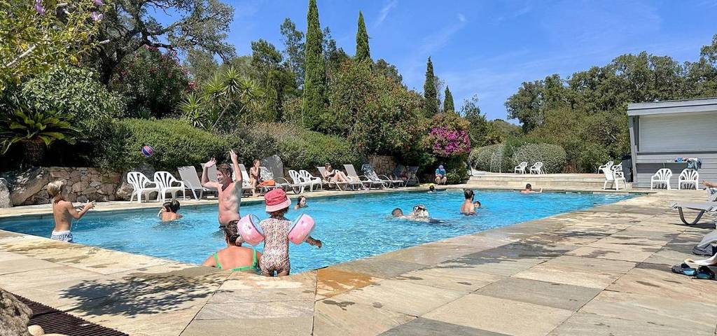 Camping pour 6 personnes, avec piscine ainsi que bassin pour enfant et jardin, adapté aux familles à Porto-Vecchio - 3