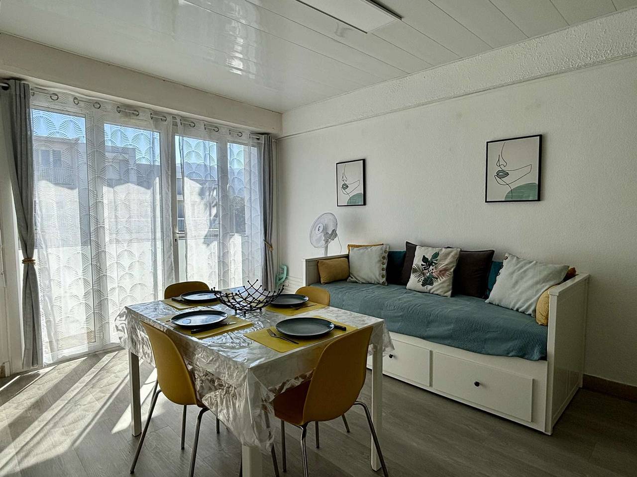 Entire apartment, Cozy 2-room apt, 4 guests, 100m to beach, Ac, balcony, pets allowed in La Côte Vermeille, Argelès-sur-Mer