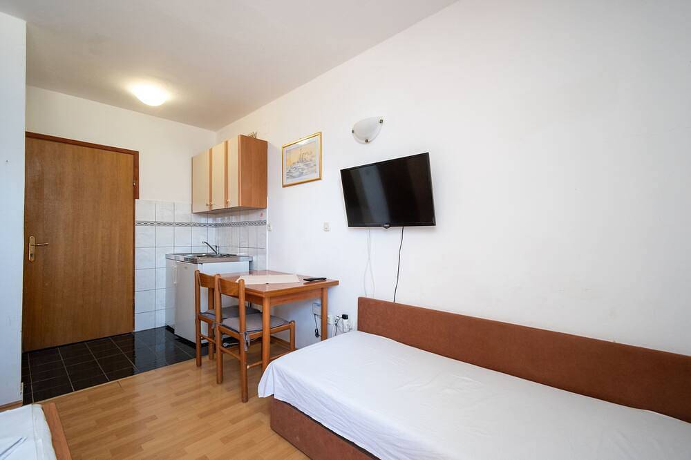 Ganze Wohnung, Studio Appartement am Strand Razanac (Zadar in Razanac, Zadar