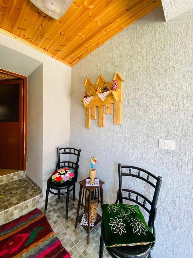 Maison d’hôte pour 3 personnes, avec balcon ainsi que vue et jardin dans Gjirokastër - 3