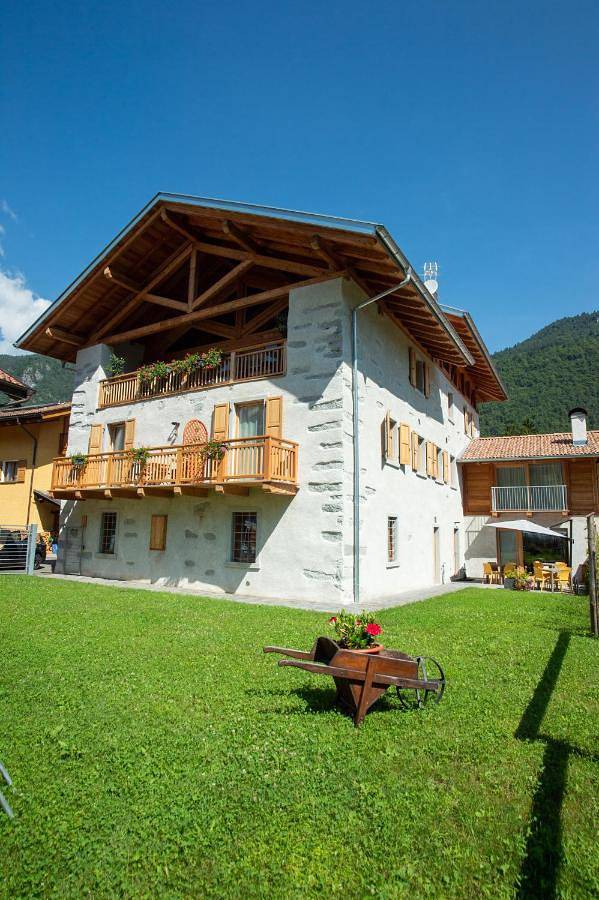 Location de vacances pour 4 personnes, avec jardin à Tione di Trento - 2