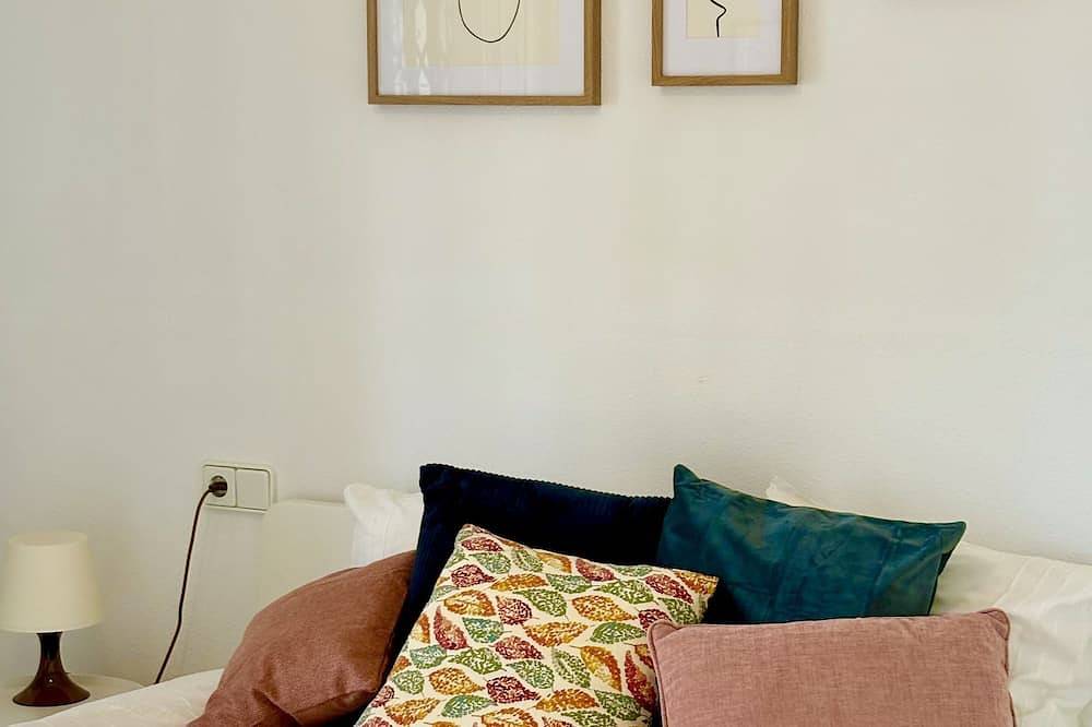 Entire apartment, Sun, relax, golf, swim, biking, padel at Casa Leone in Brisas y Golf, Orihuela