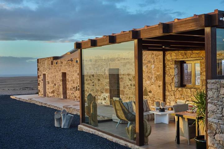 Ferienhaus für 6 Personen, mit Whirlpool und Terrasse sowie Garten und Pool