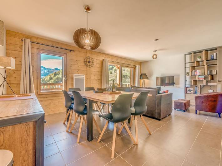 Gîte pour 8 personnes, avec Balcon dans Office De Tourisme De Champagny En Vanoise