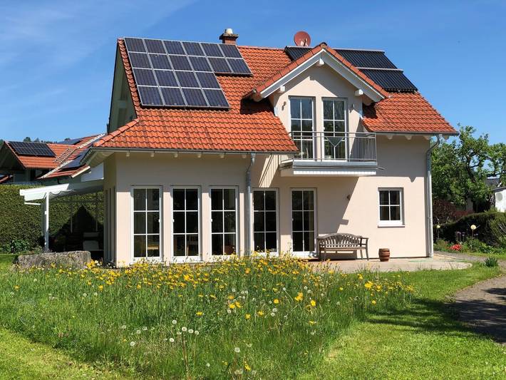 Ferienhaus für 4 Personen, mit Balkon und Terrasse sowie Garten