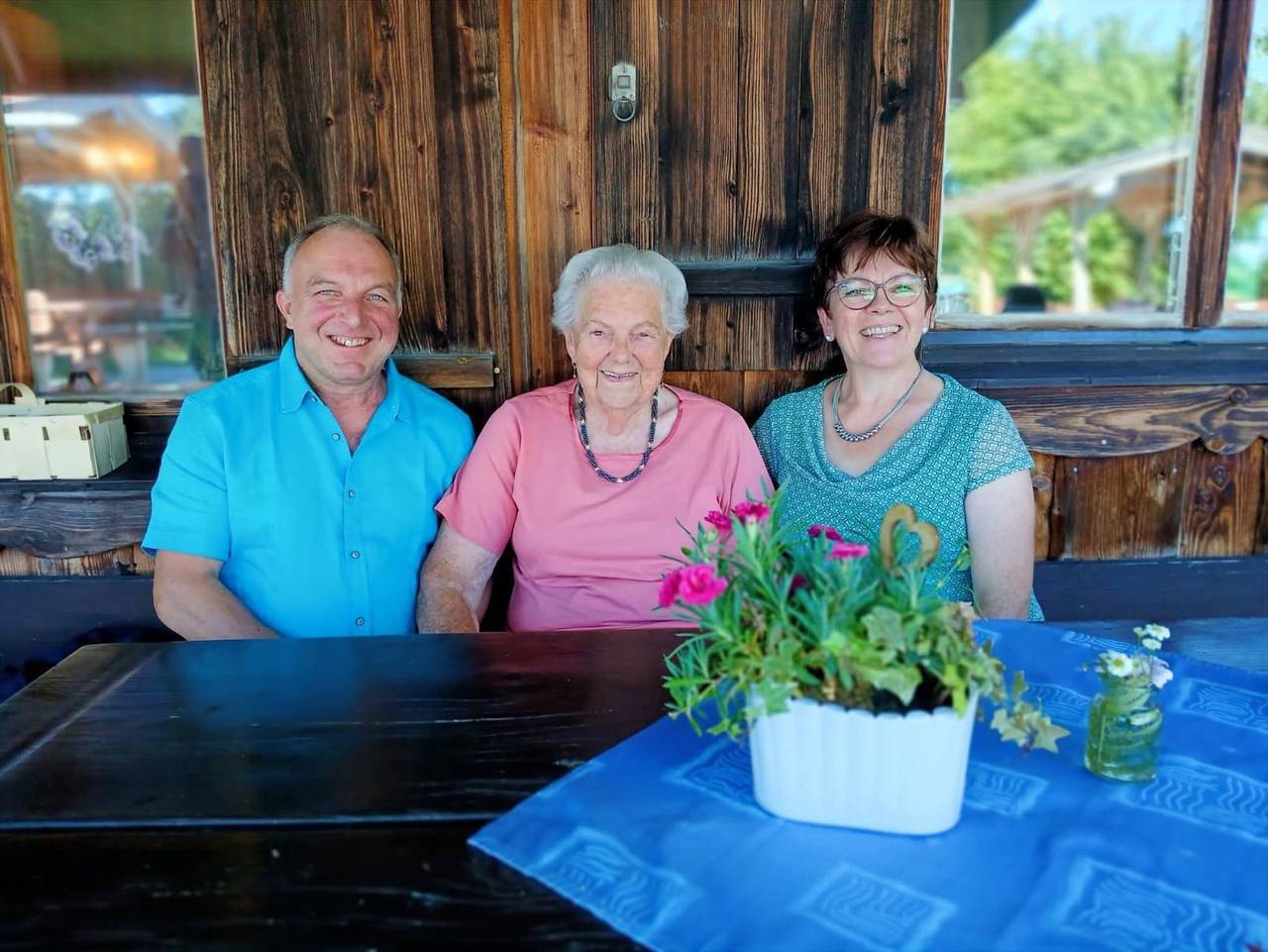 Ganze Ferienwohnung, Gästehaus Bergfrieden - Ferienwohnung Susanne (Hund auf Anfrage) in Bad Bayersoien, Romantische Straße