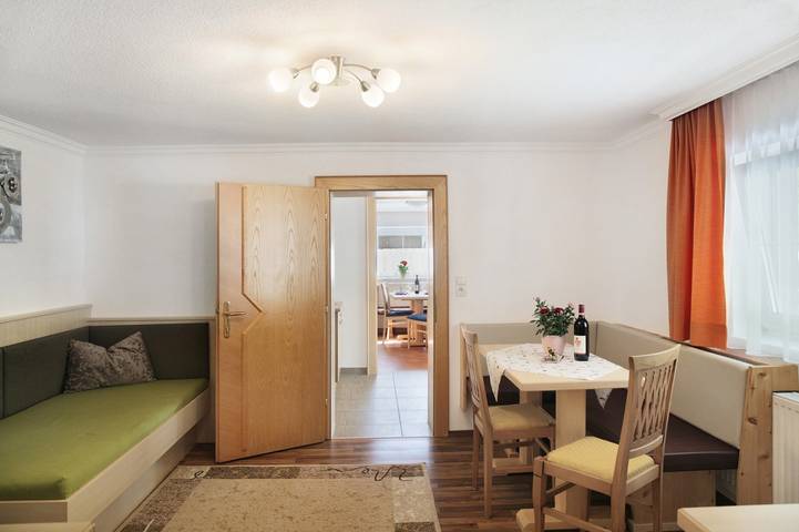 Ferienwohnung für 4 Personen, mit Balkon in See - 4