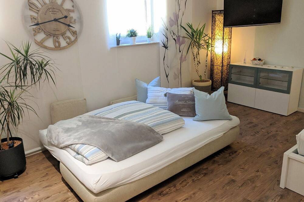 Entire apartment, Modern, mini apartment in Zirndorf, Franconia