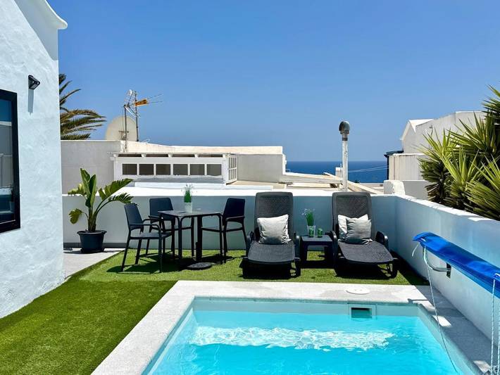 Chalet para 4 personas, con piscina y jardín además de vistas y vistas al lago en Puerto del Carmen