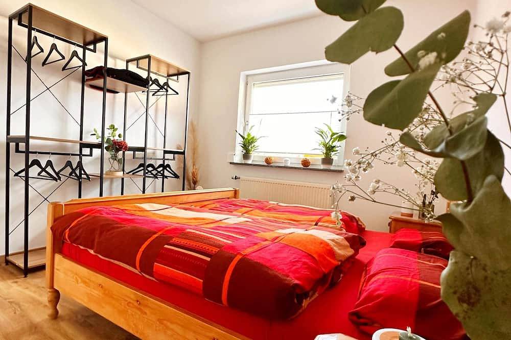 Ganze Wohnung, Ferienwohnung 63 qm, Terrasse mit Blick auf die Berge, Schlafzi., Wohnzi., Duwc, max.4 Pers in Ruhpolding, Bayerische Alpen