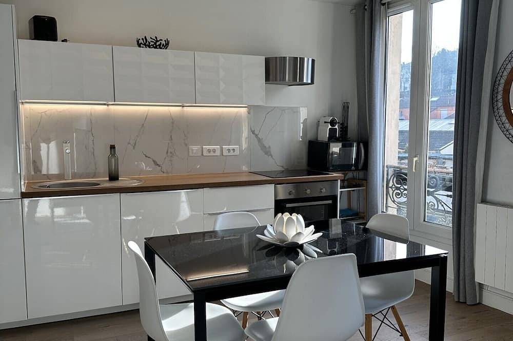 Entire apartment, Charming bright 2P on the outskirts of Paris in Ivry-sur-Seine, Val-de-Marne