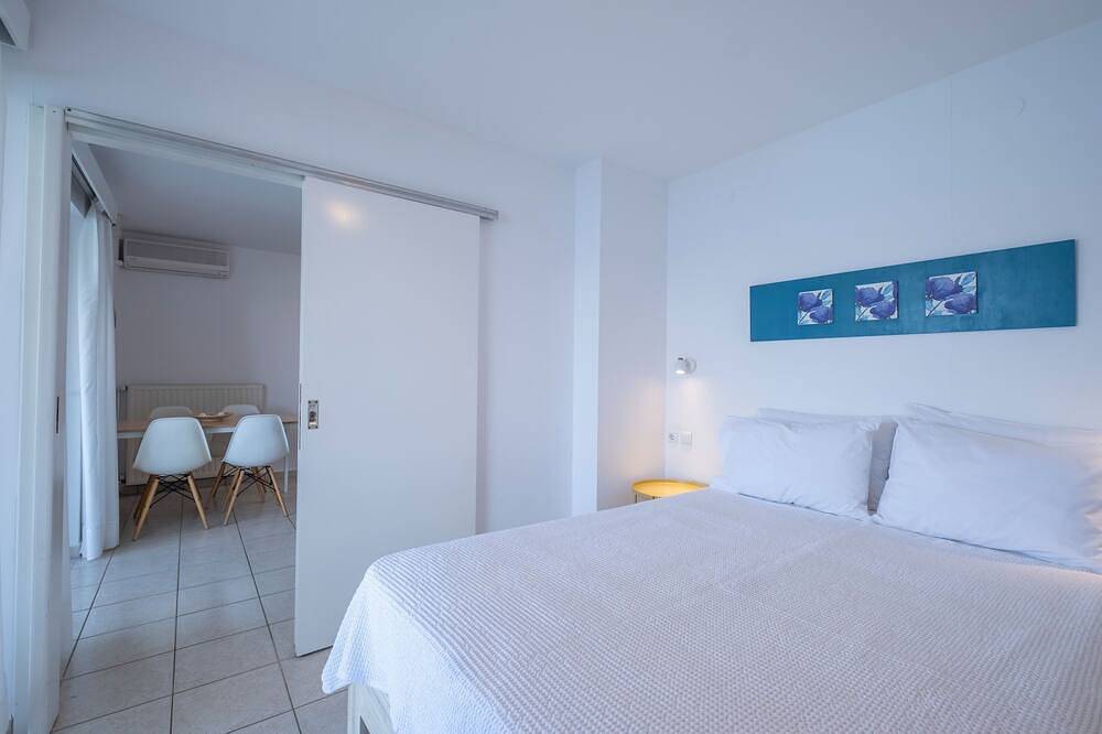 Ganze Wohnung, Neue Liste-Beach Apartment, Balkon mit Meerblick, in der Nähe von Nafplio, Mykene, Epidaurus in Xiropigado, Kynouria