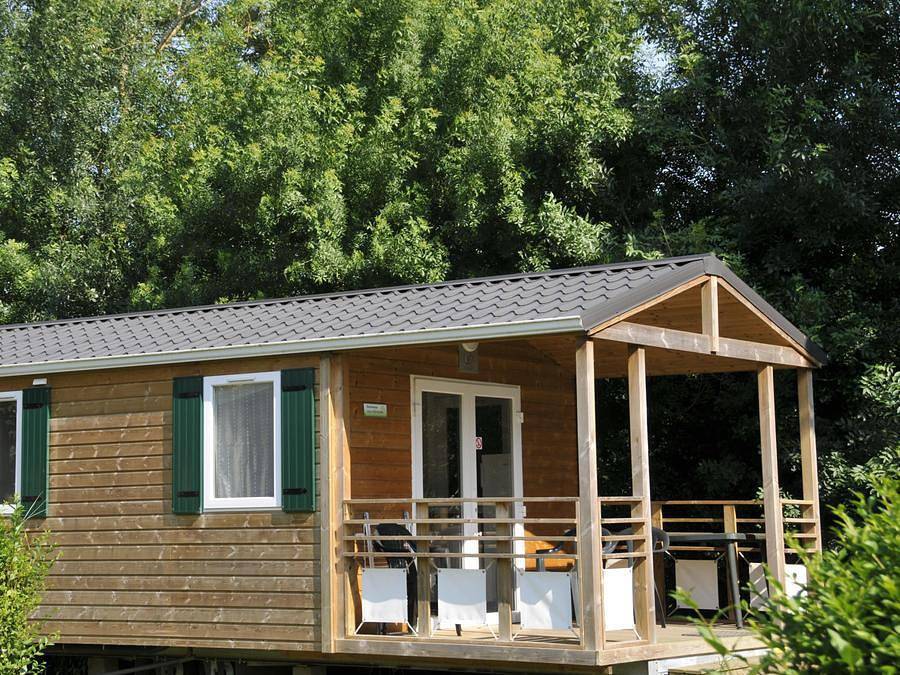 Flower Camping du Port Caroline - Mobilhome 4 personnes - Standard 2 chambres 25m² + Terrasse intégrée in Loire-Authion, Vallée de la Loire