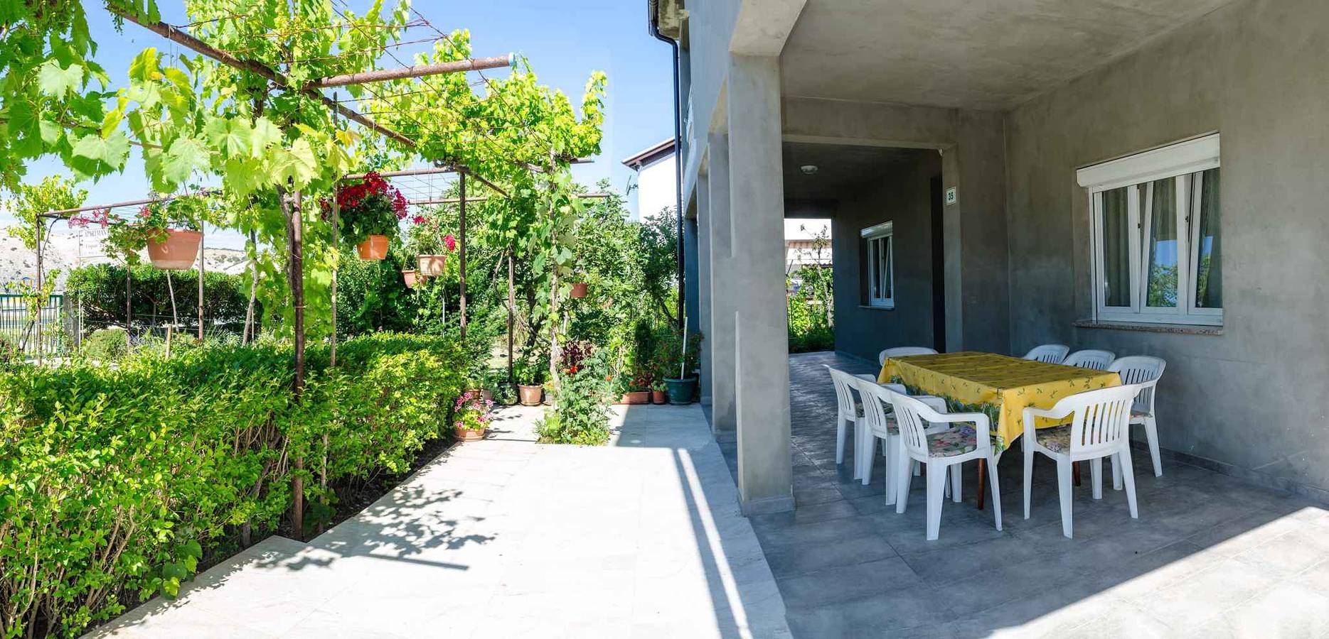 Ganze Ferienwohnung, Ferienwohnung 80 m vom Strand entfernt in Lopar, Rab