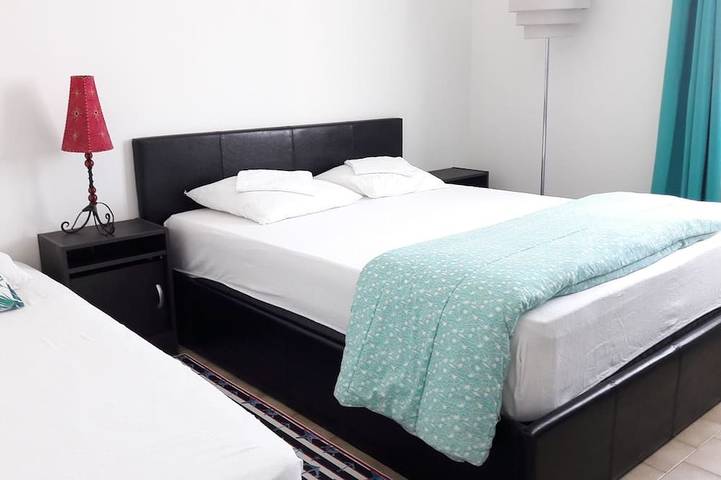 Location de vacances pour 8 personnes, avec piscine et jardin dans Plage du Platin - 3