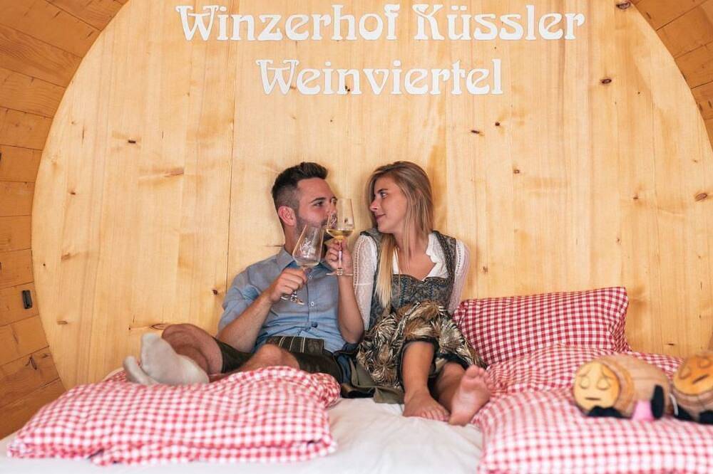 Ganze Wohnung, Weinfass-Suite für 2 in Grub an der March in Grub an der March, Niederösterreich