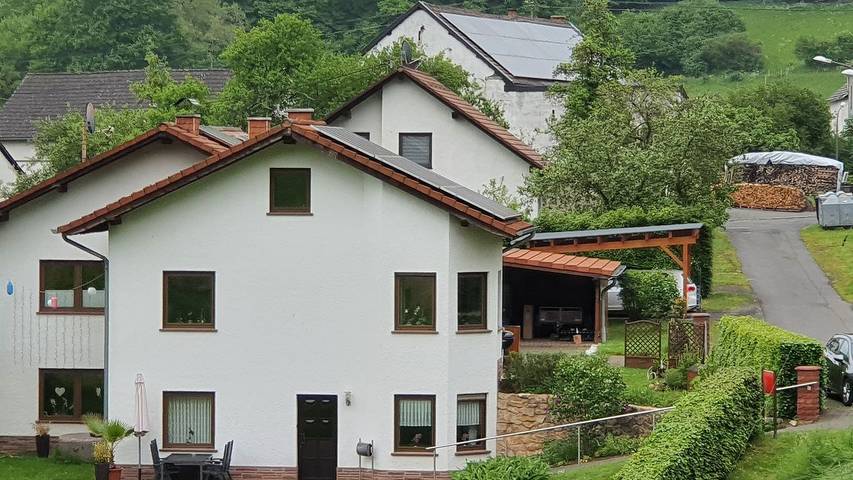 Gîte pour 4 personnes, avec terrasse ainsi que jardin et vue dans Duren - Eiffel